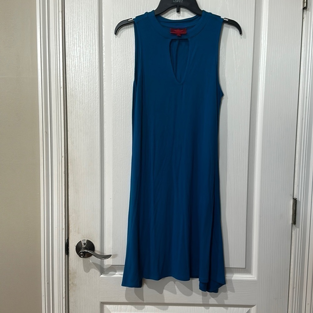 Jennifer Lopez size XS keyhole, neckline sleeveless, dark aqua dress
